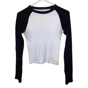 Brandy Melville Black and White Bella Top